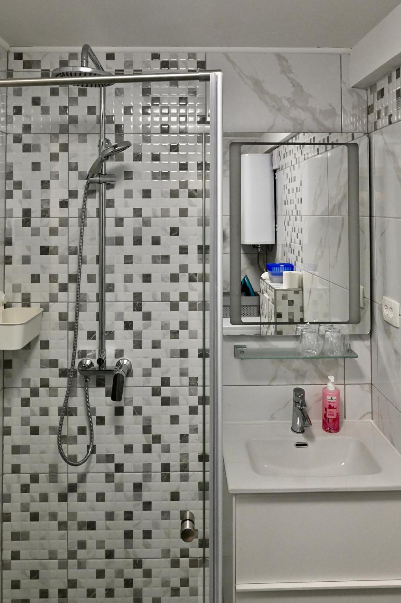 Studio Apartman Una -Self Check In,Free Parking Karlovac Exteriör bild
